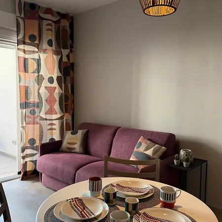 La Perla Di - Private Parking