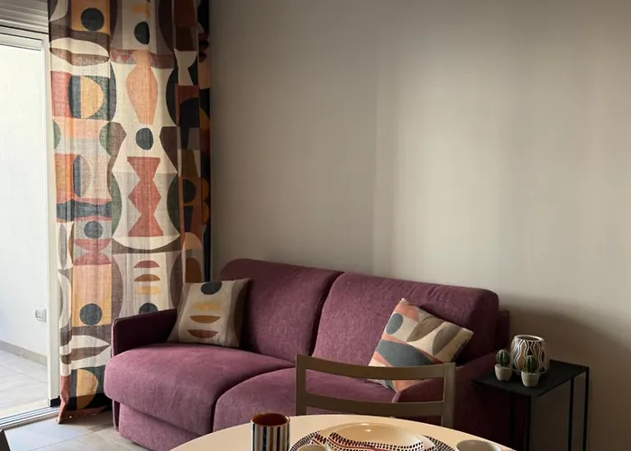 La Perla Di - Private Parking